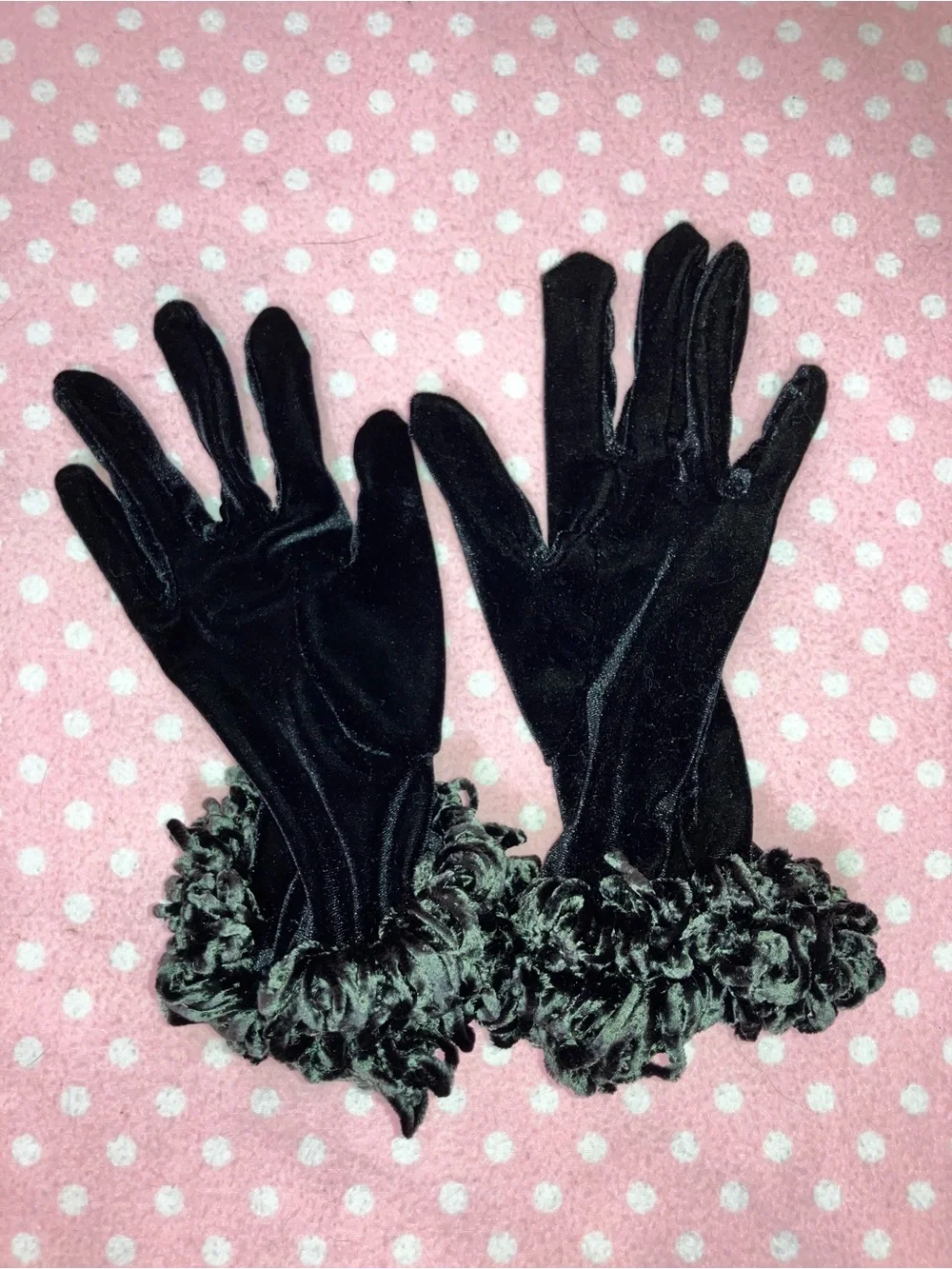 Black Velvet Gloves with Ruffled Cuff